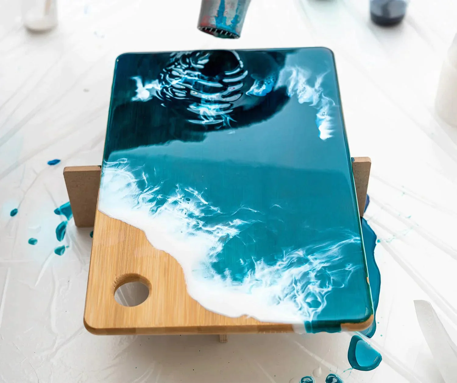 Resin Art 609 1:1 - 8lt Kit - Image 4